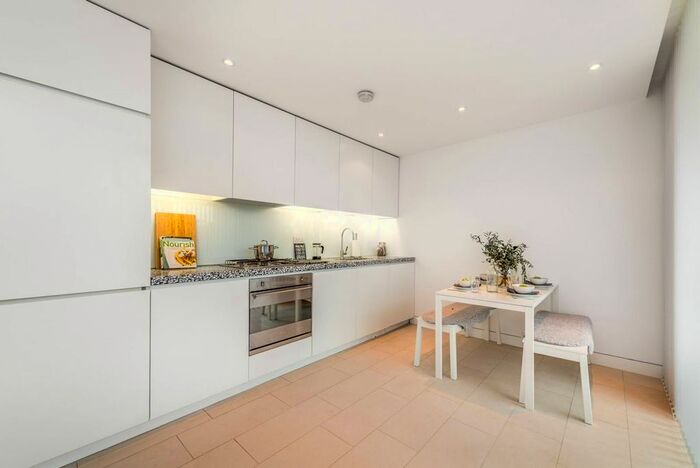 2 Bedroom Flat To Rent In Oval Road, Camden, London, NW1