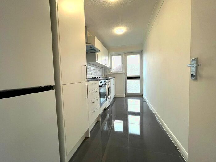 1 Bedroom Property To Rent In Buntingbridge Road, Ilford, IG2