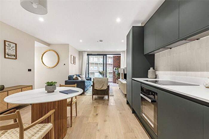 1 Bedroom Flat To Rent In Priests Bridge, East Sheen, London, SW14