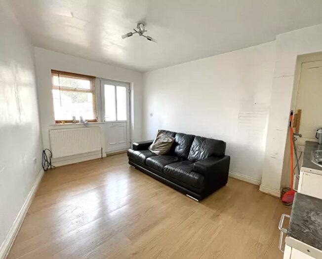 1 Bedroom Semi Detached House To Rent In Ascot Gardens, Enfield, Greater London, EN3