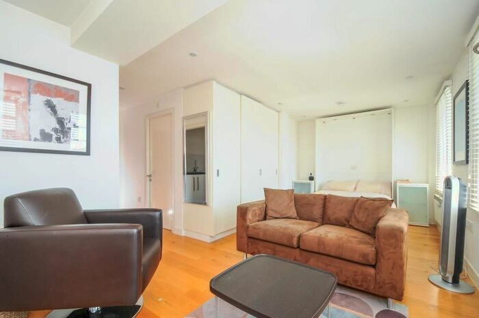 Studio To Rent In Richmond, Surrey, TW9