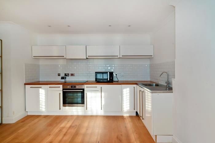 2 Bedroom Flat To Rent In Cambridge Gardens, London, W10