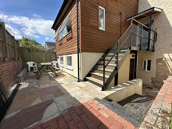 1 Bedroom Flat For Sale In Bridge Street, Sturminster Newton, DT10