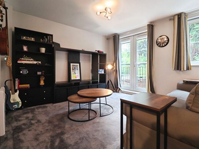 2 Bedroom Flat For Sale In Whitworth Square, Whitchurch, Cardiff, CF14