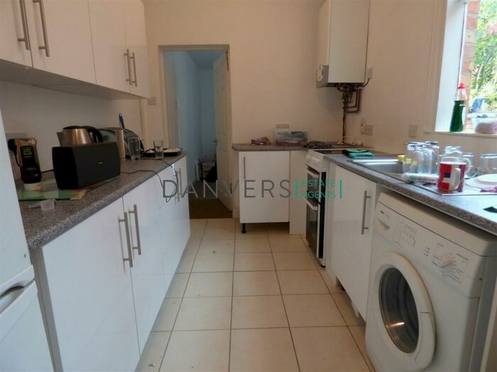 5 Bedroom Terraced House To Rent In Cambridge Street, Leicester, LE3
