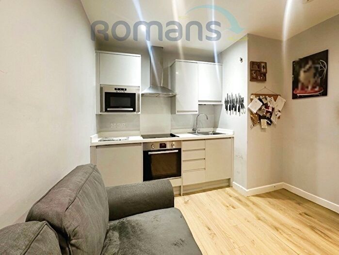1 Bedroom Flat For Sale In Victoria Road, Farnborough, Hampshire, GU14