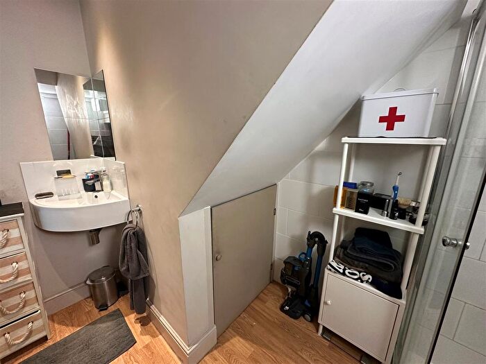 1 Bedroom Flat To Rent In Victoria Road, Aldershot, GU11
