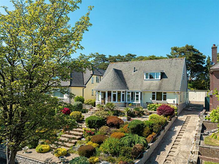 4 Bedroom Chalet For Sale In Parkway Drive, Bournemouth, BH8