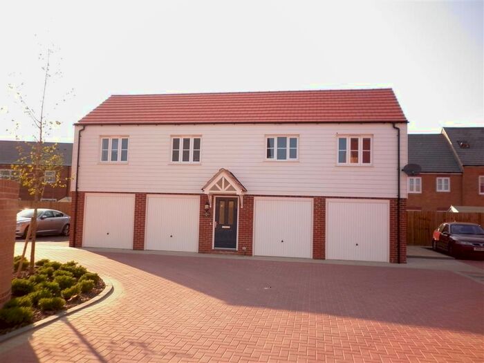 2 Bedroom Flat To Rent In Southdown Close, Kingsnorth, Ashford, TN25