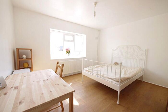 2 Bedroom Apartment To Rent In St Stephens Crescent, Brentwood, CM13