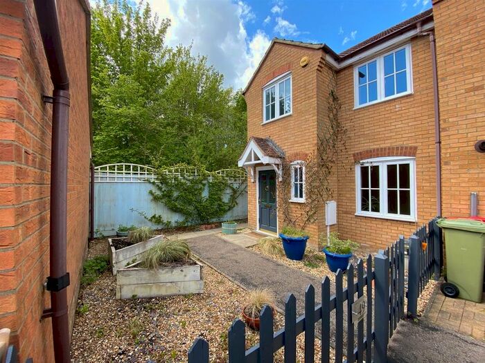 3 Bedroom Semi-Detached House To Rent In Dandridge Court, Grange Farm, Milton Keynes, MK8