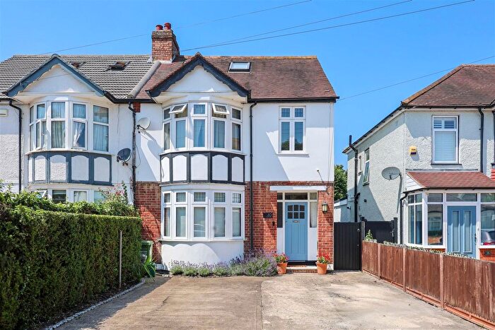 4 Bedroom Semi-detached House For Sale In Ferrers Avenue, West Drayton, UB7