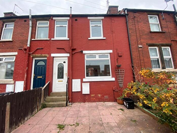 3 Bedroom Terraced House To Rent In Whitwell Avenue, Elland, Halifax, HX5