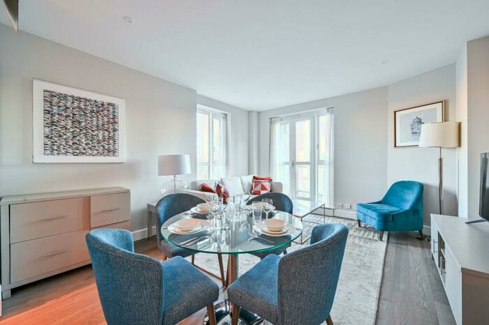 2 Bedroom Flat To Rent In Westferry Circus, Canary Wharf, London, E14