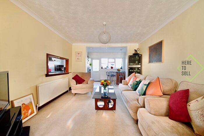 3 Bedroom Terraced House For Sale In Nightingale Road, Edmonton, N9
