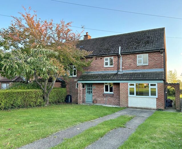 3 Bedroom Semi-Detached House For Sale In Coneygrey Spinney, Flintham, Newark, Nottinghamshire, NG23