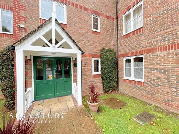 2 Bedroom Flat To Rent In The Beeches, Halsey Road, Watford, Hertfordshire, WD18