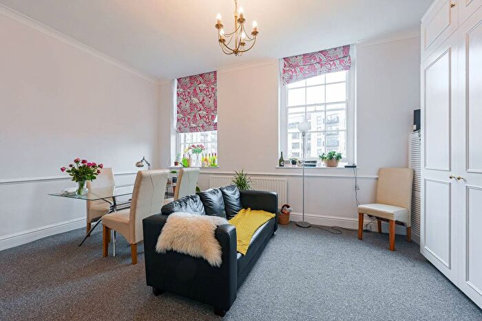 1 Bedroom Flat To Rent In Connaught Mews, Woolwich, London, SE18