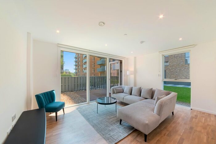 4 Bedroom Flat To Rent In Cedarwood Townhouse, Deptford Landings, Deptford, SE8