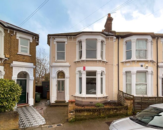 3 Bedroom Maisonette For Sale In St.Swithuns Road, Hither Green, SE13