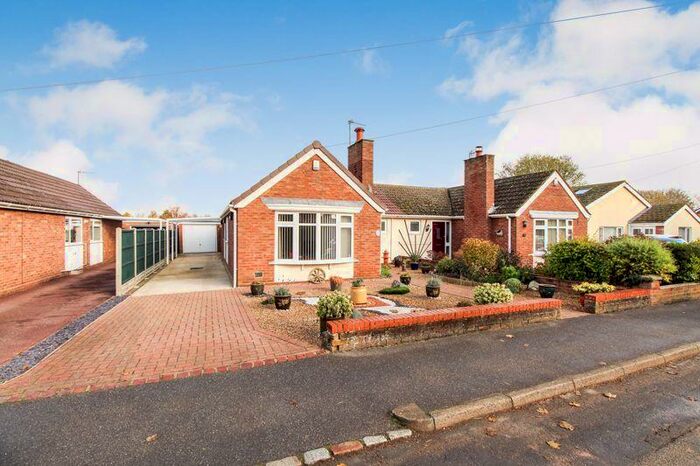 3 Bedroom Semi-Detached Bungalow For Sale In Park Road, Moggerhanger, MK44