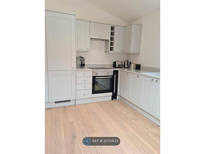 1 Bedroom Flat To Rent In Bow Common Lane, London, E3