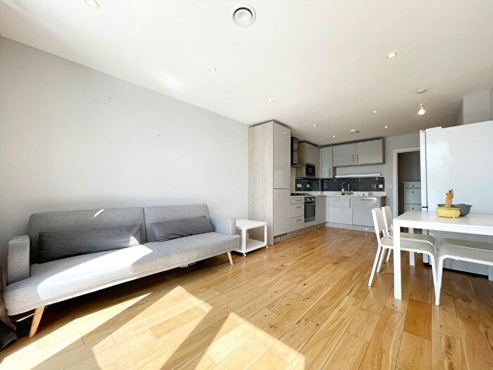 2 Bedroom Flat To Rent In Cavalier Close, London, SM6