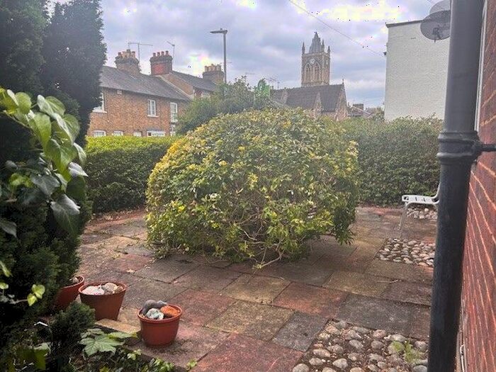 2 Bedroom Maisonette To Rent In Church Road, Watford, WD17