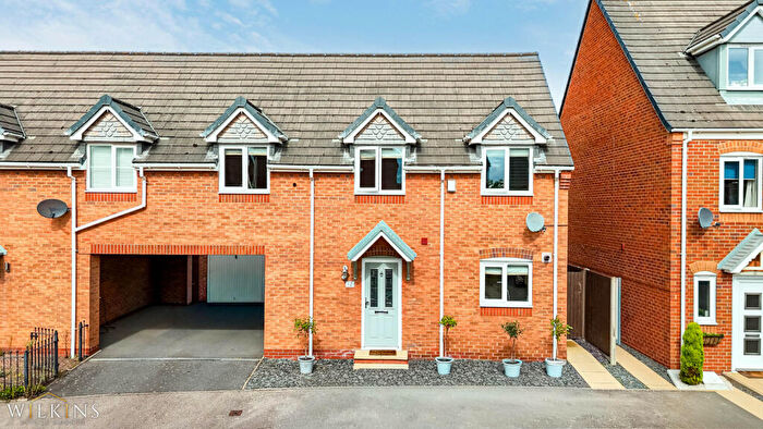 3 Bedroom End Of Terrace House For Sale In Valley Drive, Wilnecote, Tamworth, Staffordshire, B77