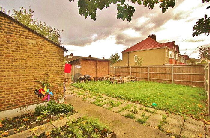 1 Bedroom Flat To Rent In Eastfields Road, Ealing, W3