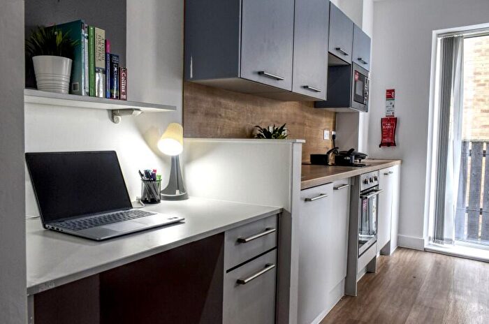 Apartment To Rent In Classic Studio Orbital House, NG7