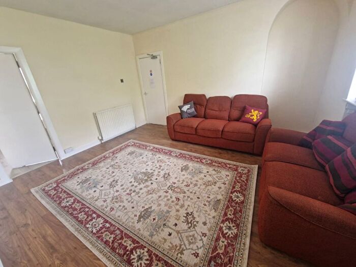3 Bedroom Flat To Rent In Printfield Walk, Woodside, Aberdeen, AB24
