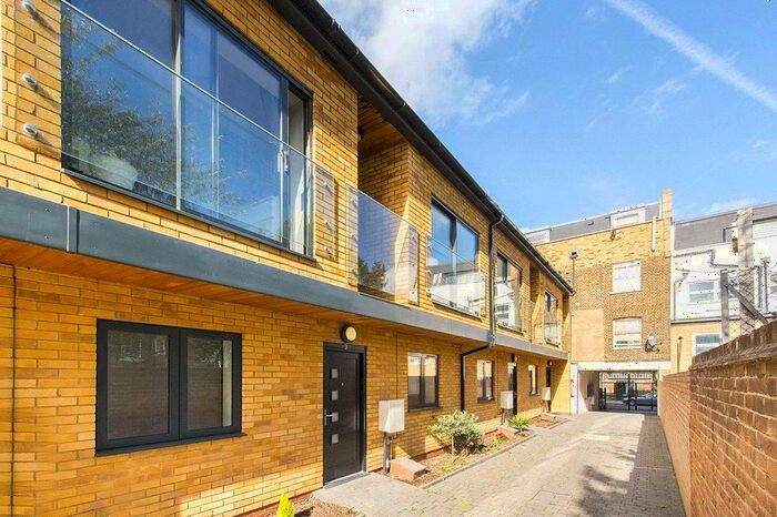 4 Bedroom Terraced House To Rent In Lotus Mews, London, N19