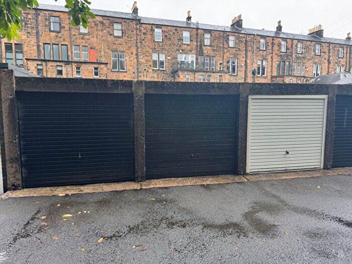Garage / Parking To Rent In Single Garage Located Just Off Hyndland Road, G12
