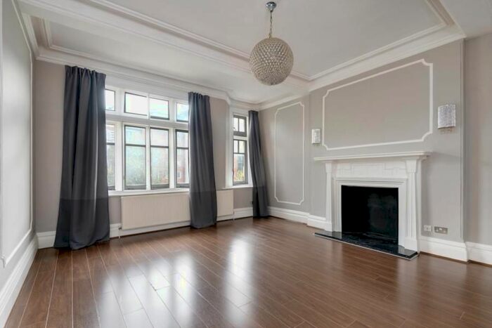 2 Bedroom Flat To Rent In Maida Vale, Little Venice, W9