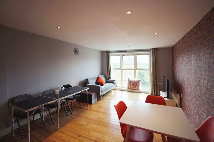 1 Bedroom Flat To Rent In Chase Side, London, N14