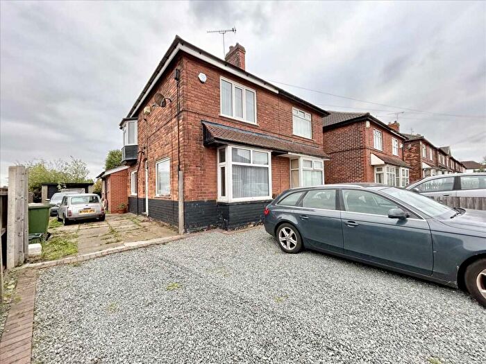 3 Bedroom Semi-Detached House For Sale In Comforts Avenue, Scunthorpe, DN15