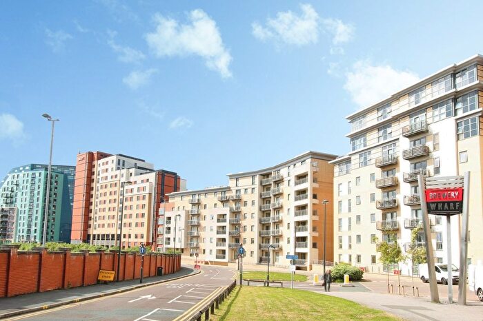 2 Bedroom Flat To Rent In Leeds, Uk, LS10