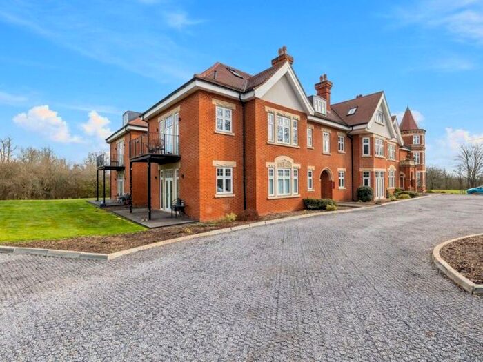 2 Bedroom Flat To Rent In Ref: My - Horsehill, Norwood Hill, RH6