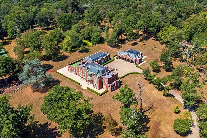 7 Bedroom Villa To Rent In Heathfield Road, Burnham, Slough, SL1