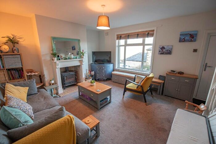 3 Bedroom Cottage For Sale In Crag View, Cononley, BD20