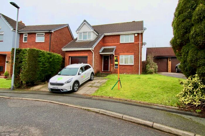 4 Bedroom Detached House To Rent In Crowshaw Drive, Rochdale, OL12