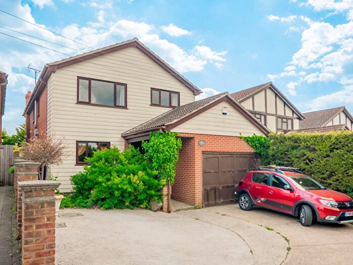 4 Bedroom Detached House For Sale In Lower Road, Hullbridge, SS5