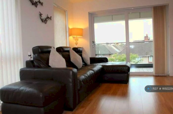 2 Bedroom Flat To Rent In Maryatt Avenue, Harrow, HA2