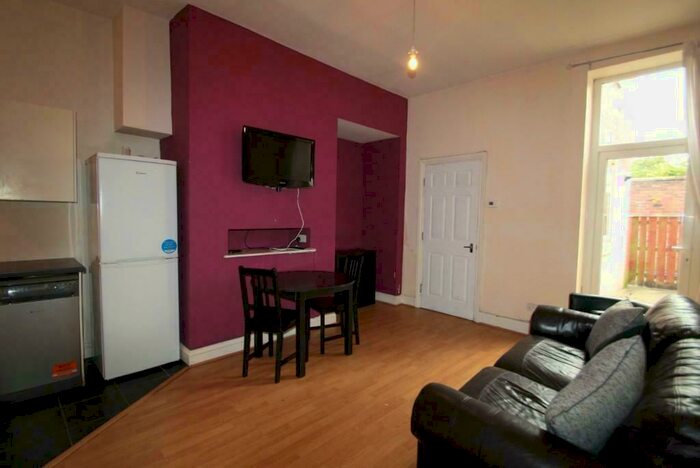 3 Bedroom Flat To Rent In (&#;pppw) Fairfield Road, Newcastle Upon Tyne, NE2