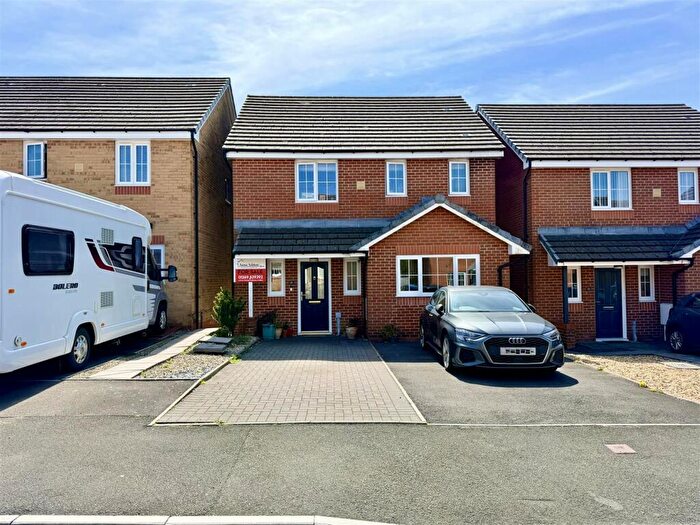 3 Bedroom Detached House For Sale In Heol Y Gigfran, Cefneithin, Llanelli, SA14