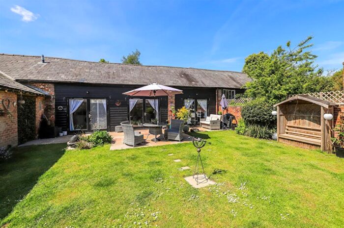 2 Bedroom Barn Conversion For Sale In Dummer, Basingstoke, RG25