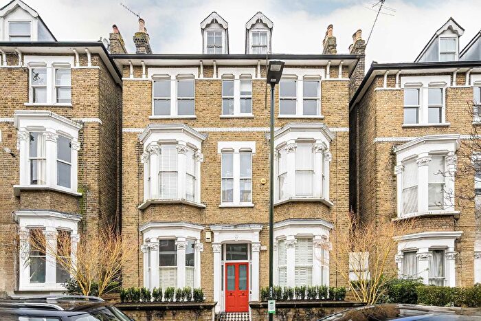 1 Bedroom Flat To Rent In Cardigan Road, Richmond, TW10