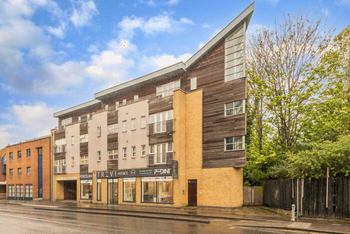 1 Bedroom Flat To Rent In London Road, Kingston Upon Thames, KT2