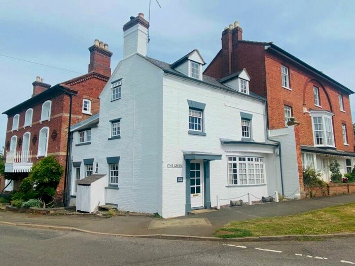 4 Bedroom Terraced House For Sale In The Green, Guilsborough, Northampton, NN6